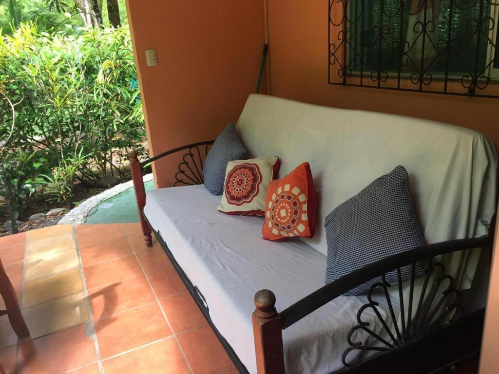 Отель Mal Pais Surf Camp Playa Santa Teresa  Экстерьер фото