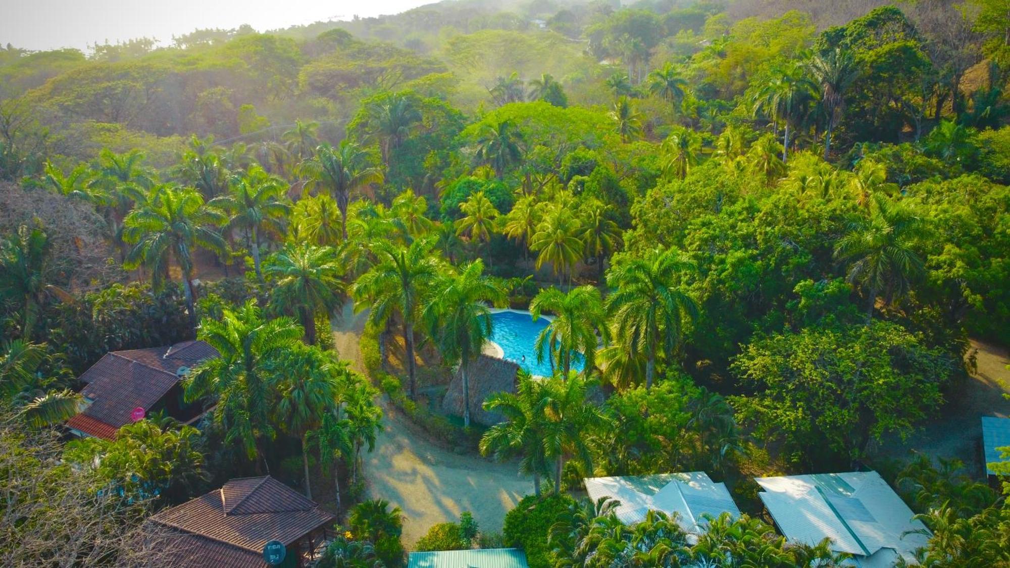 Отель Mal Pais Surf Camp Playa Santa Teresa  Экстерьер фото
