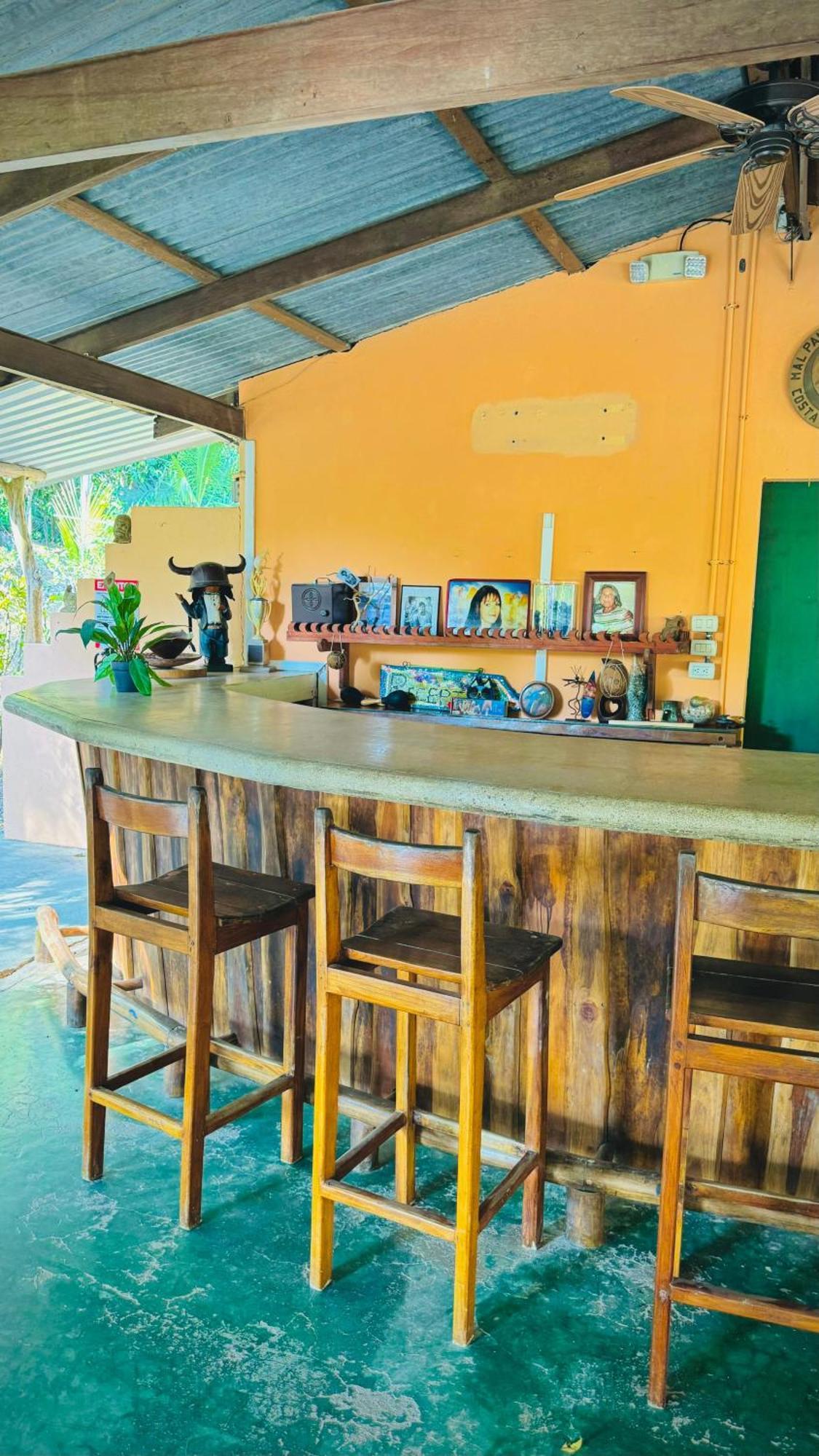 Отель Mal Pais Surf Camp Playa Santa Teresa  Экстерьер фото