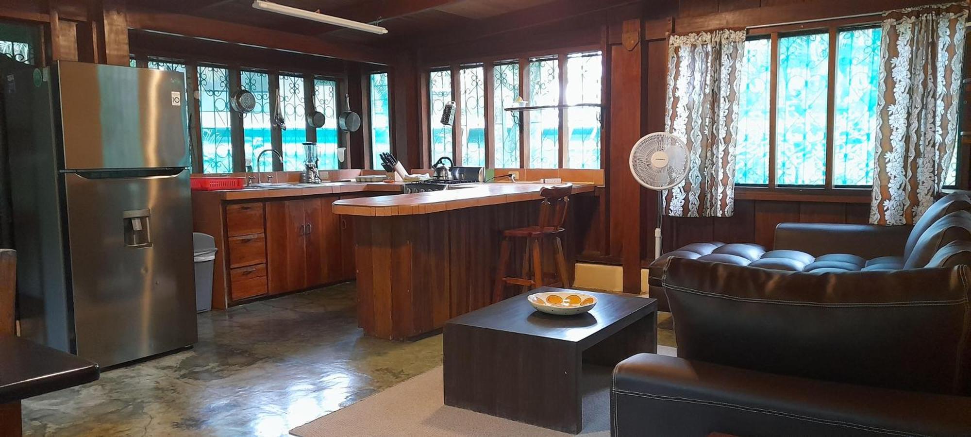 Отель Mal Pais Surf Camp Playa Santa Teresa  Экстерьер фото