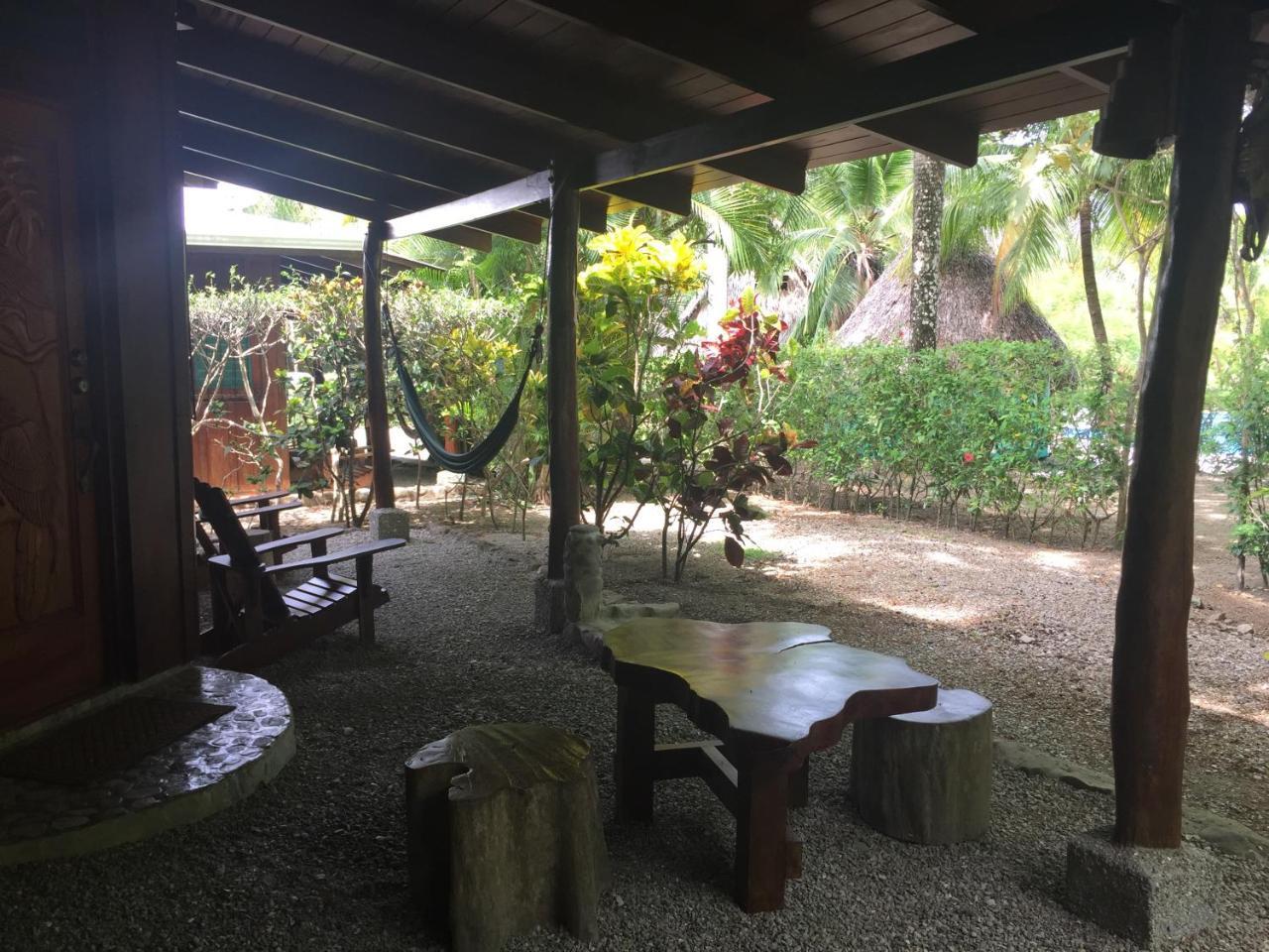 Отель Mal Pais Surf Camp Playa Santa Teresa  Экстерьер фото