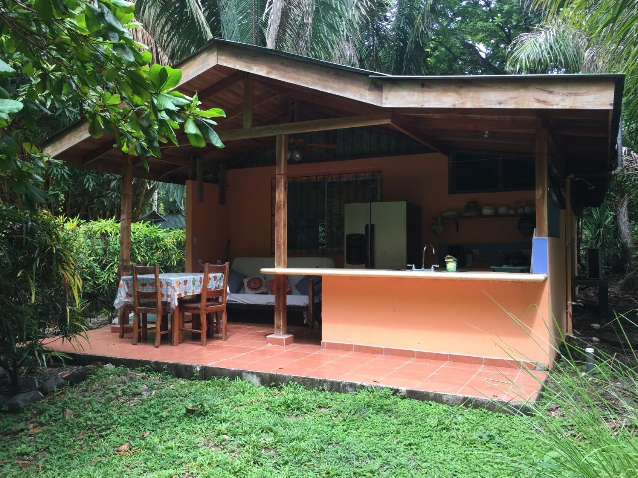 Отель Mal Pais Surf Camp Playa Santa Teresa  Экстерьер фото